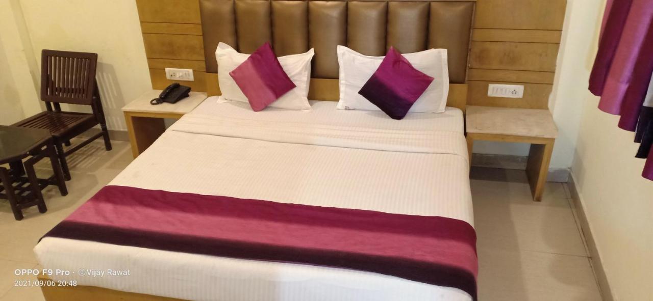Hotel Golden Gate Nowe Delhi Zewnętrze zdjęcie