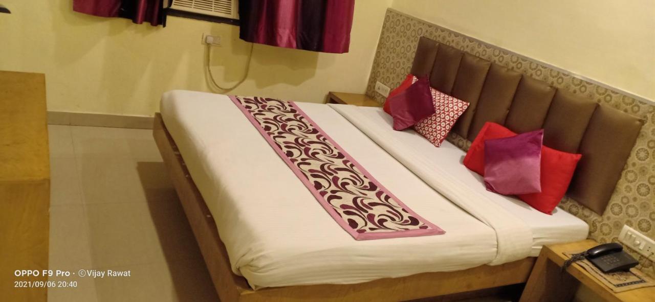 Hotel Golden Gate Nowe Delhi Zewnętrze zdjęcie