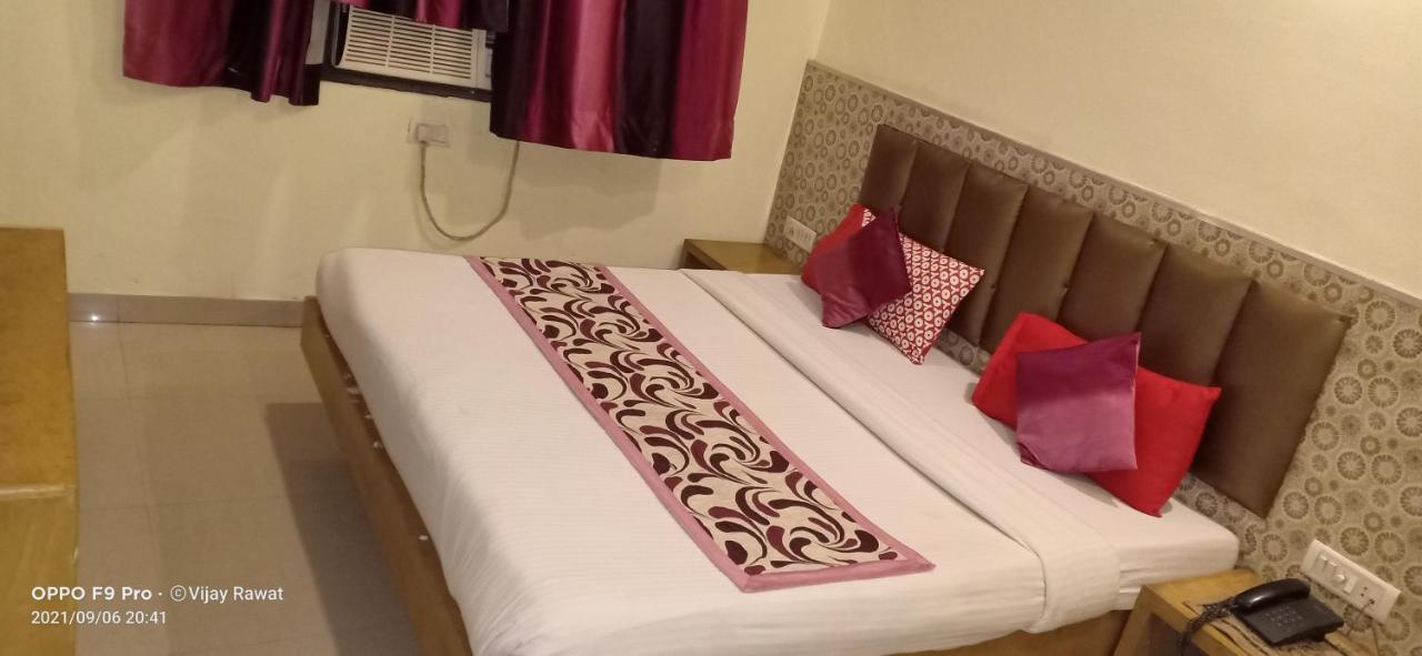 Hotel Golden Gate Nowe Delhi Zewnętrze zdjęcie