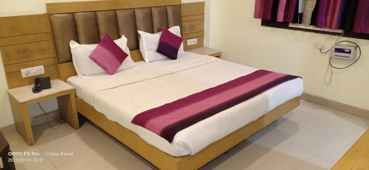 Hotel Golden Gate Nowe Delhi Zewnętrze zdjęcie