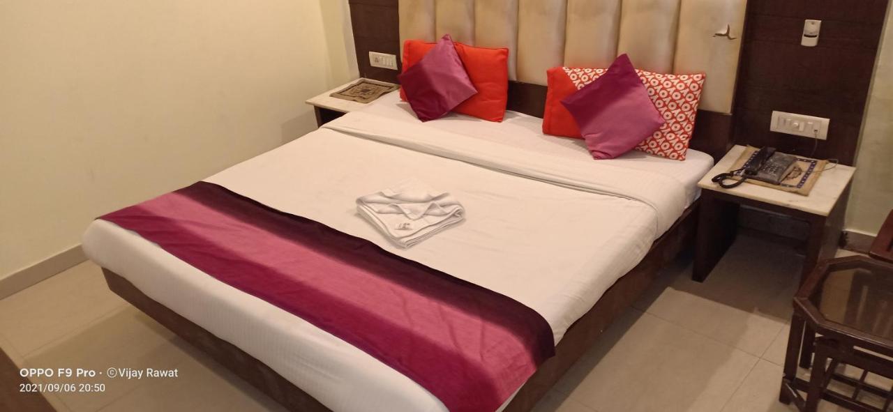 Hotel Golden Gate Nowe Delhi Zewnętrze zdjęcie