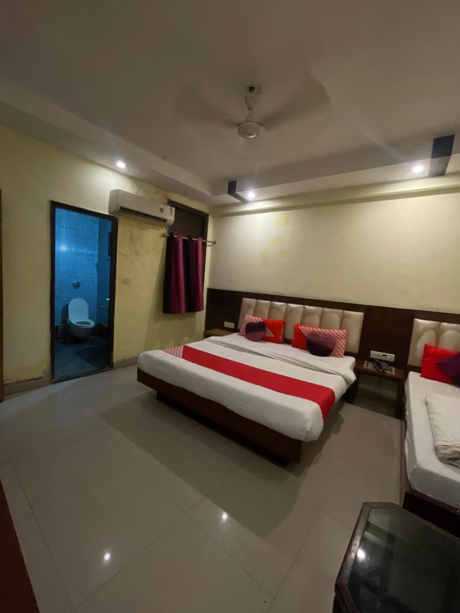Hotel Golden Gate Nowe Delhi Zewnętrze zdjęcie
