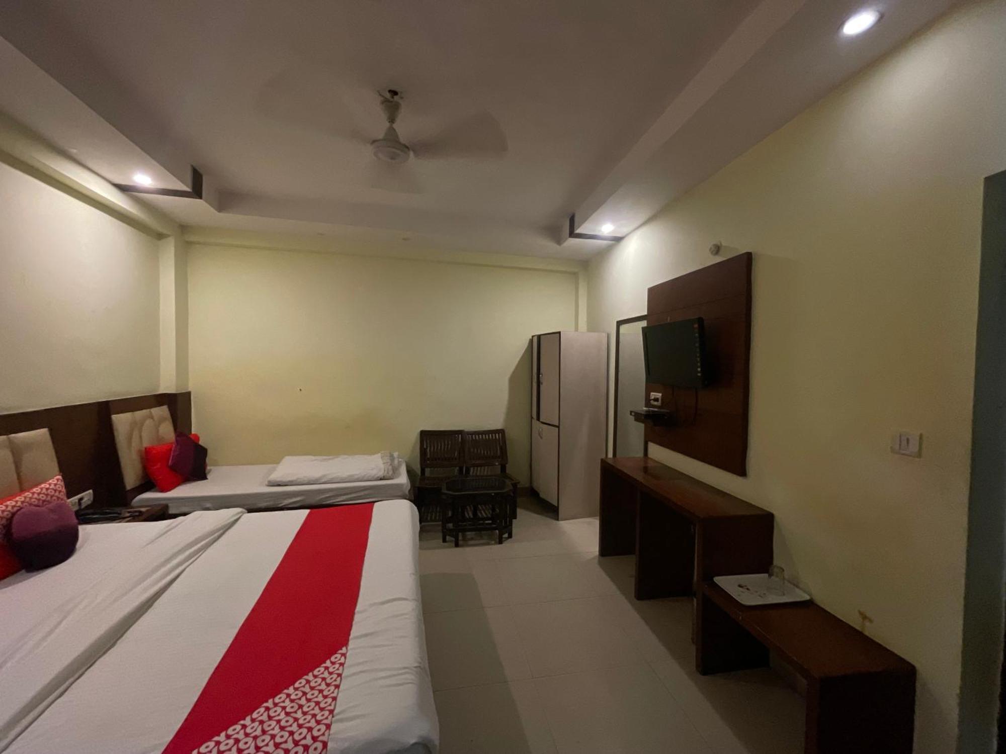 Hotel Golden Gate Nowe Delhi Zewnętrze zdjęcie